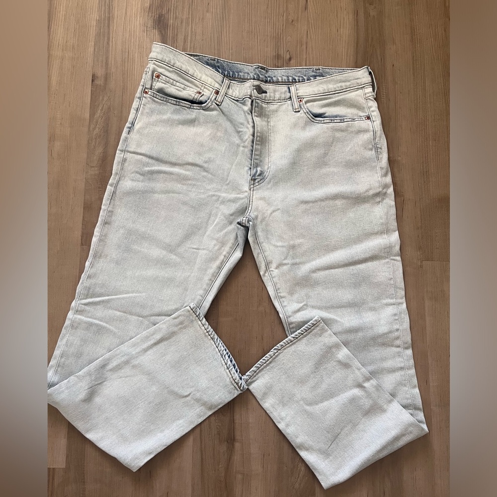 Mens Levi’s jeans. Size W38 L32. Perfect for school/work or any occasion